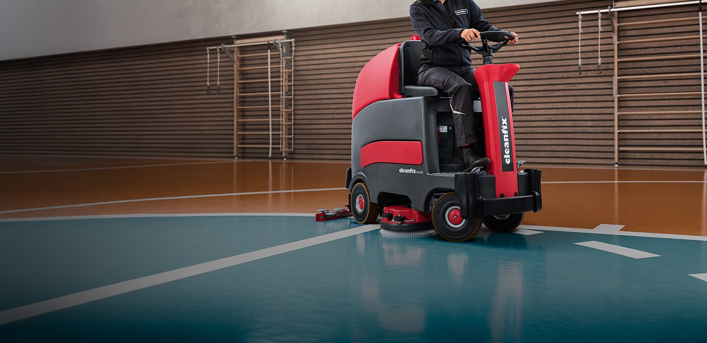 Ride-on scrubber dryer RA805 / RA905 | © cleanfix