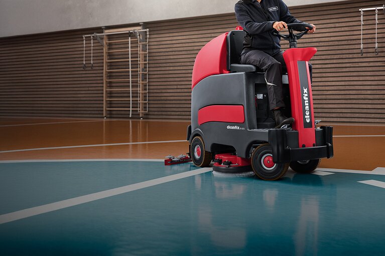 Ride-on scrubber dryer RA805 / RA905 | © cleanfix